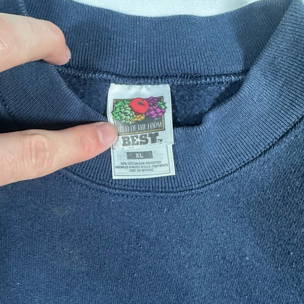 Fruit of the Loom Vintage New York Embroidered Crewneck Sweatshirt - Picture 3 of 7